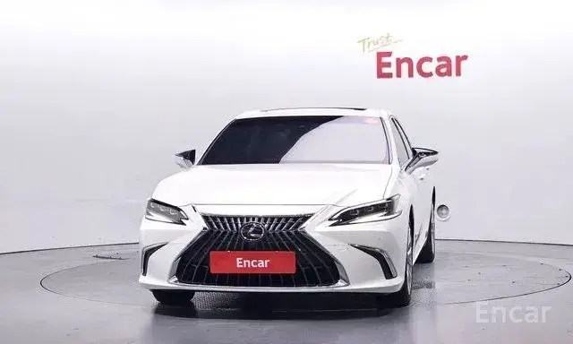 LEXUS ES300H 2023