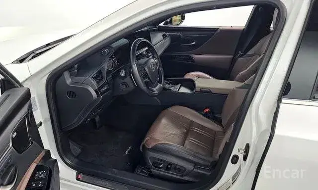 LEXUS ES300H 2023