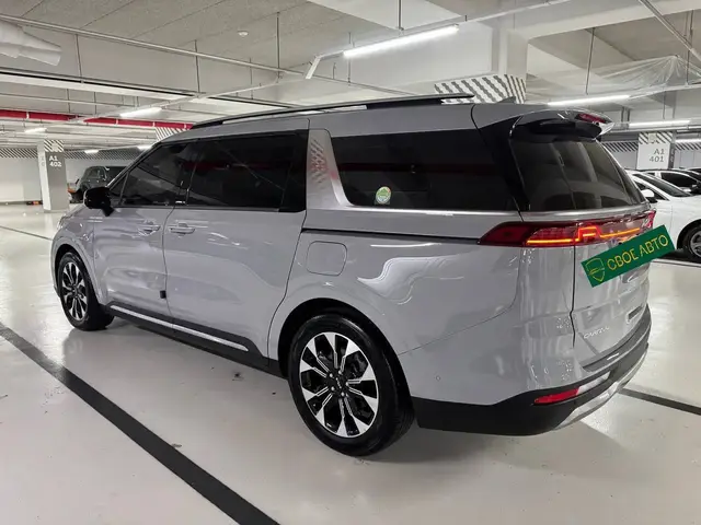 KIA CARNIVAL SIGNATURE 2023