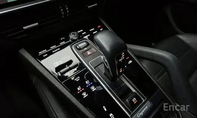PORSCHE CAYENNE COUPE 2022