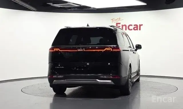 KIA CARNIVAL 9 2022