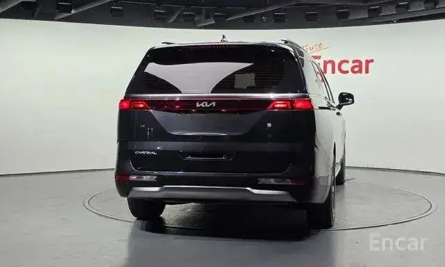KIA CARNIVAL NOBLESSE 2023