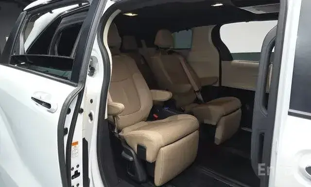 TOYOTA SIENNA LIMITED 2022
