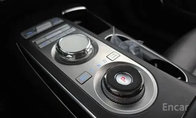 GENESIS GV70 2022