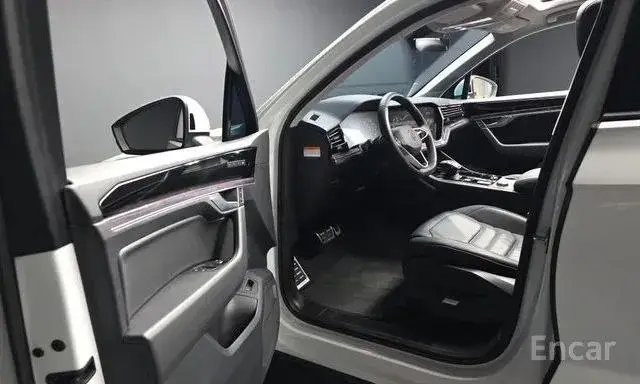 VOLKSWAGEN TOUAREG PREMIUM 2022