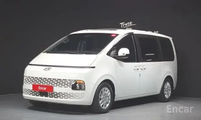 HYUNDAI STARIA TOURER 9-SEATER MODERN 2022
