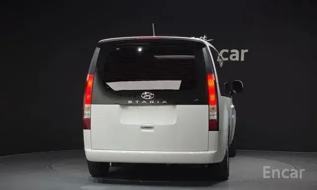 HYUNDAI STARIA TOURER 9-SEATER MODERN 2022