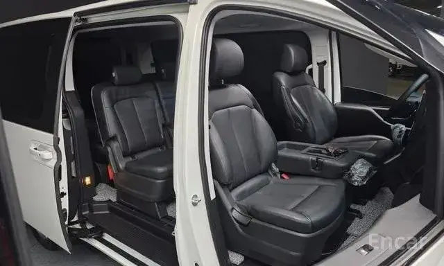 HYUNDAI STARIA TOURER 9-SEATER MODERN 2022