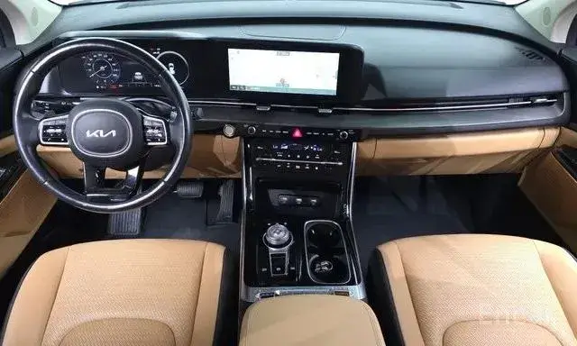 KIA CARNIVAL NOBLESSE 2022
