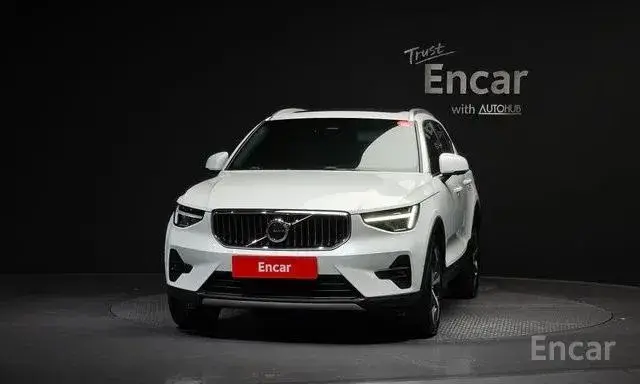 VOLVO XC40 B4 ULTIMATE BRIGHT 2023