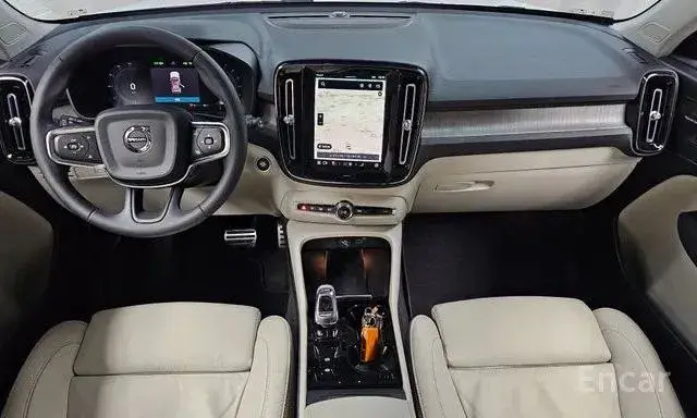 VOLVO XC40 B4 ULTIMATE BRIGHT 2023