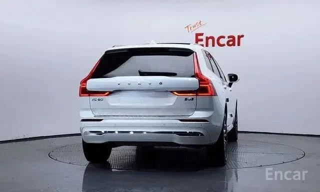 VOLVO XC60 B5 ULTIMATE BRIGHT 2023
