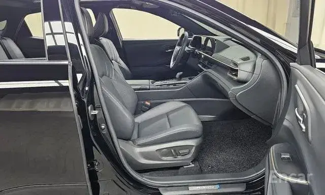 TOYOTA CROWN CROSSOVER HYBRID 2023
