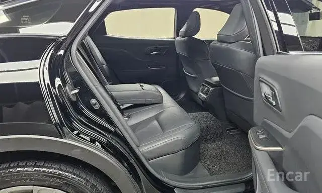 TOYOTA CROWN CROSSOVER HYBRID 2023