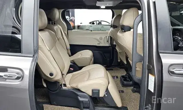 TOYOTA SIENNA LIMITED 2022