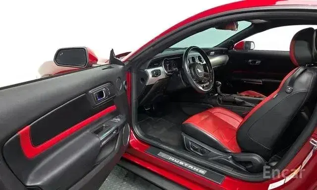 FORD MUSTANG 2023