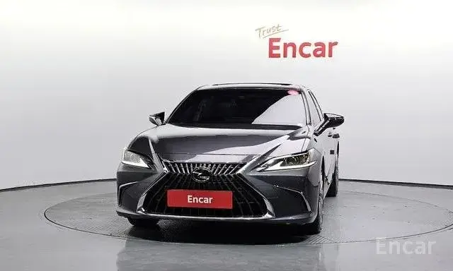 LEXUS ES300H LUXURY 2023