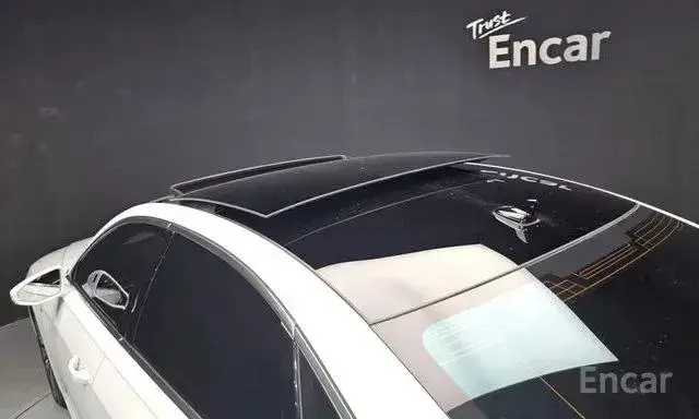 AUDI A8 PREMIUM 2023
