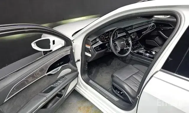AUDI A8 PREMIUM 2023