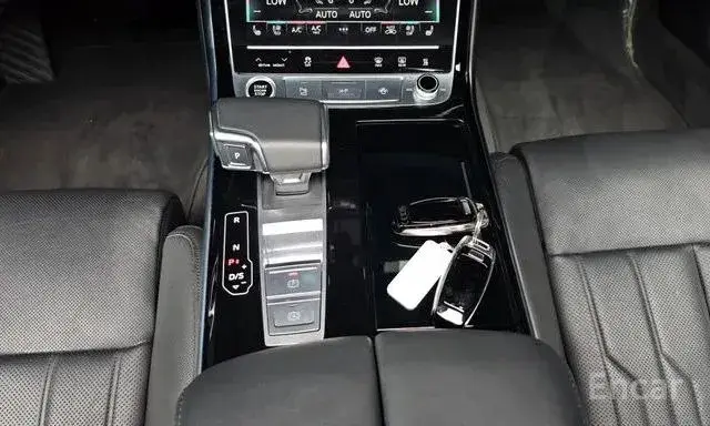 AUDI A8 PREMIUM 2023