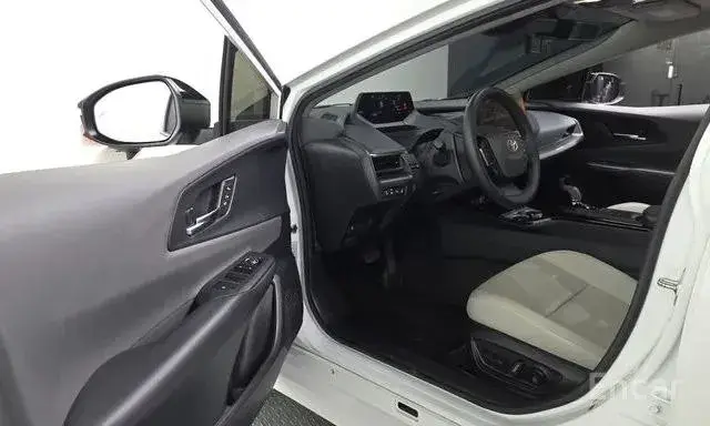TOYOTA PRIUS XLE 2023
