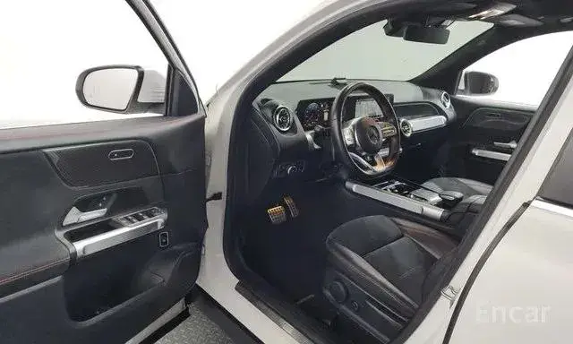MERCEDES-BENZ GLB250 4MATIC 2022