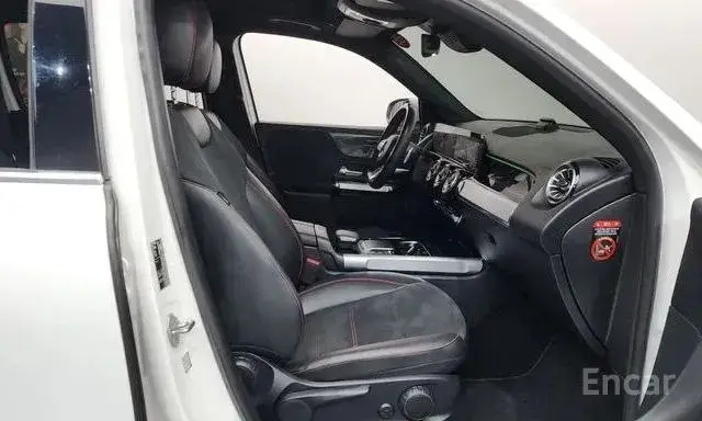 MERCEDES-BENZ GLB250 4MATIC 2022