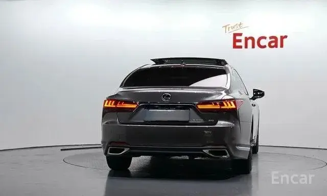 LEXUS LS500H LUXURY 2023