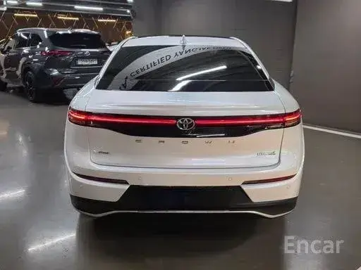 TOYOTA CROWN CROSSOVER HYBRID 2023