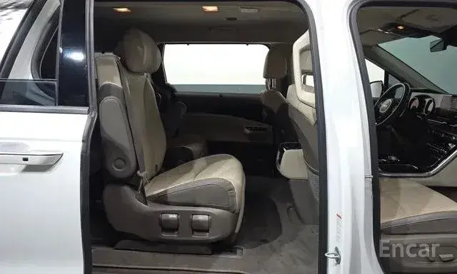 KIA CARNIVAL NOBLESSE 2022