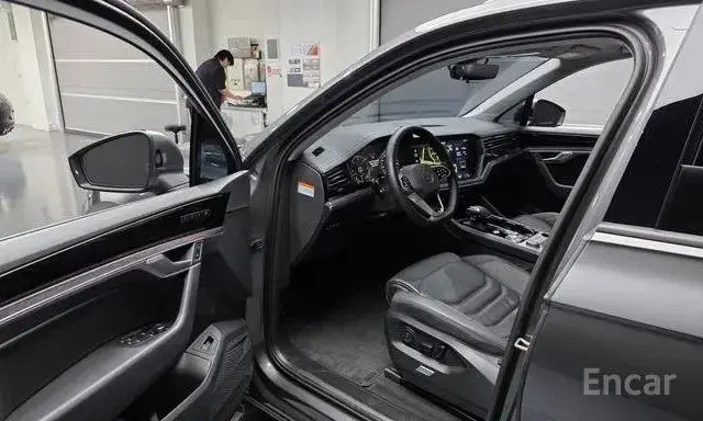 VOLKSWAGEN TOUAREG PREMIUM 2022