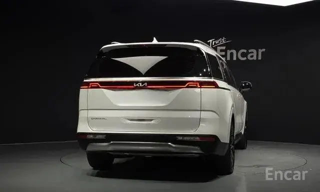 KIA CARNIVAL NOBLESSE 2023