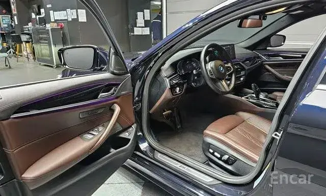 BMW 530E M-SPORT 2022