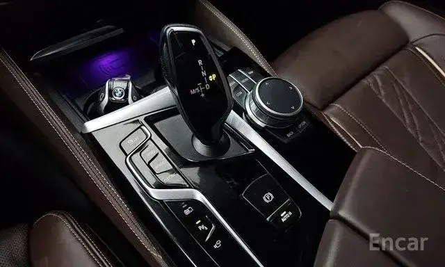 BMW 530E M-SPORT 2022