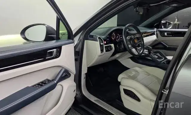 PORSCHE CAYENNE COUPE 2022