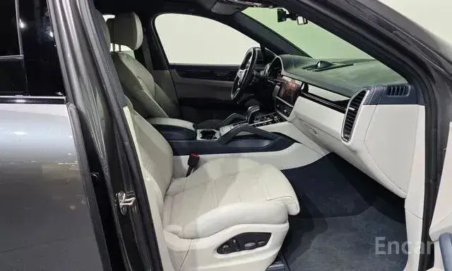 PORSCHE CAYENNE COUPE 2022