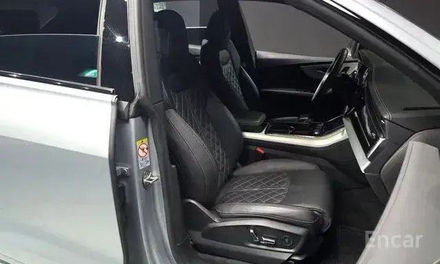 AUDI Q8 PREMIUM 2022