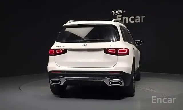 MERCEDES-BENZ GLB250 4MATIC 2022