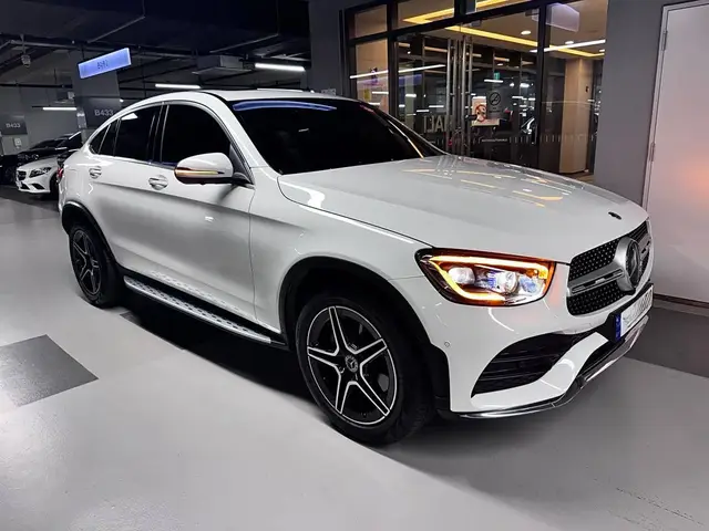 MERCEDES-BENZ GLC300 COUPE 2023