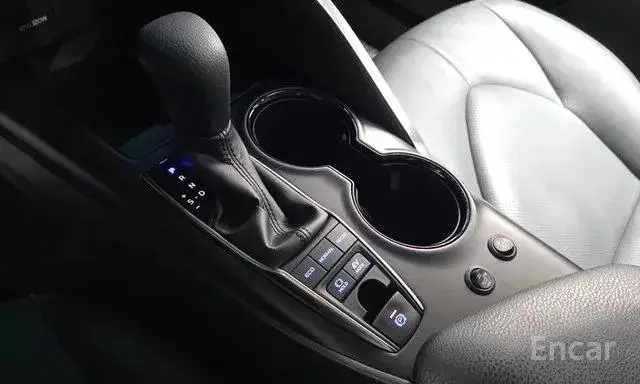 TOYOTA CAMRY LE HYBRID 2022