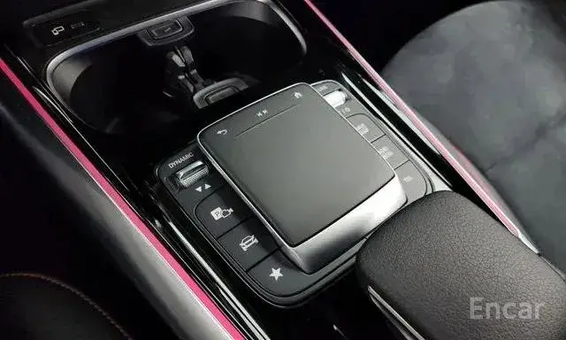MERCEDES-BENZ GLA250 4MATIC 2022