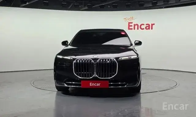 BMW 740D XDRIVE DESIGN PURE 2023