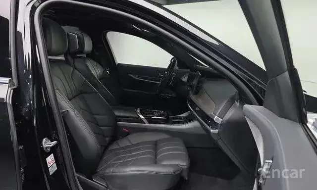 BMW 740D XDRIVE DESIGN PURE 2023