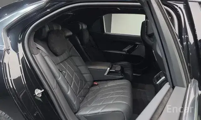 BMW 740D XDRIVE DESIGN PURE 2023