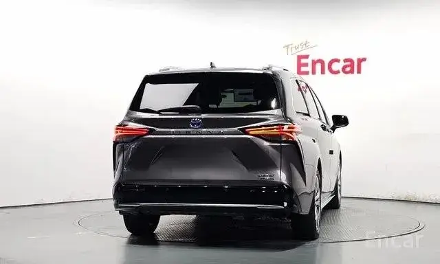 TOYOTA SIENNA LIMITED 2022