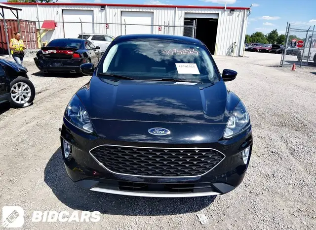 FORD ESCAPE SEL 2022