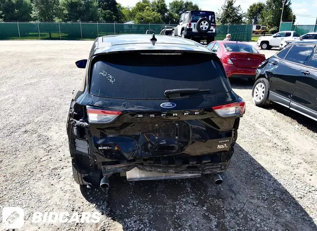 FORD ESCAPE SEL 2022