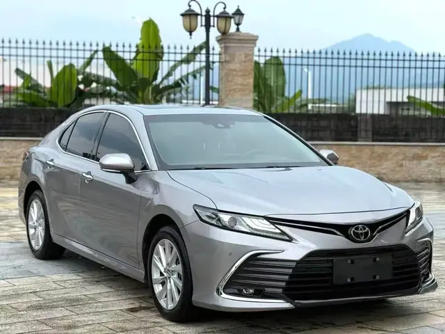 TOYOTA CAMRY LUXURY 2022