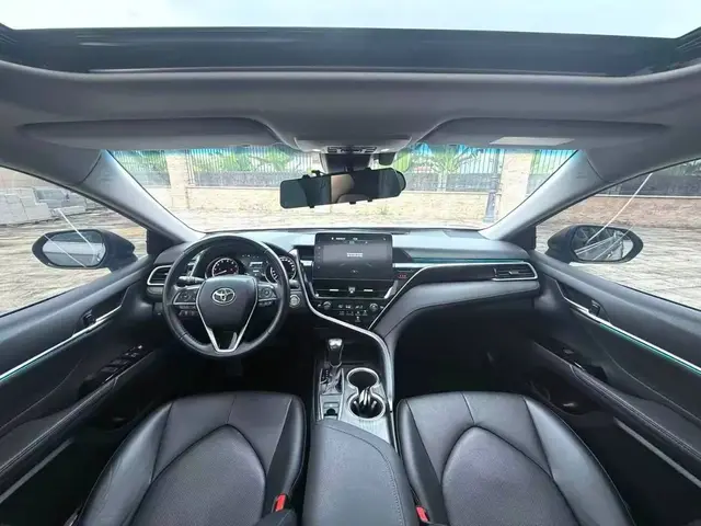 TOYOTA CAMRY LUXURY 2022