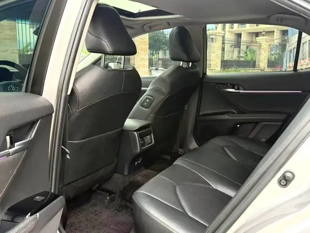 TOYOTA CAMRY LUXURY 2022